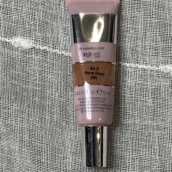IT Cosmetics Bye Bye Under Eye Illumination Concealer Medium Brown 42.5 Warm Dee - Picture 2 of 4